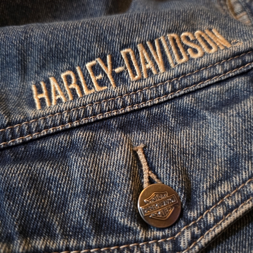 Harley-Davidson Classic Blue Denim Vest - Picture 14 of 16
